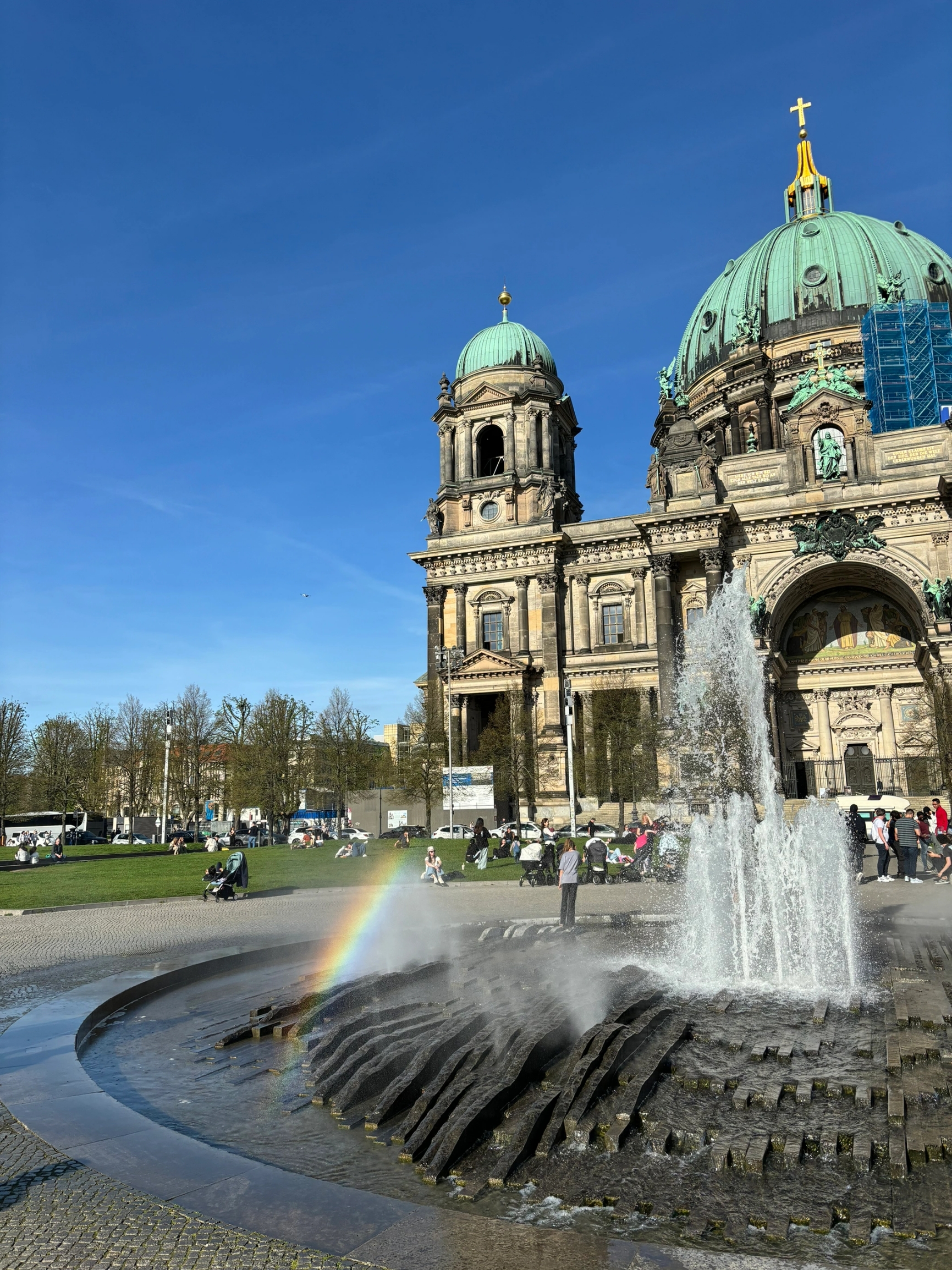 让我们一起来探索柏林的旅游攻略吧！🇩🇪