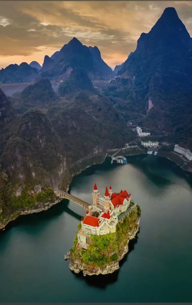 兴义万峰湖吉隆堡,兴义万峰湖吉隆堡酒店,万峰湖吉隆堡(第3页)_大山谷图库