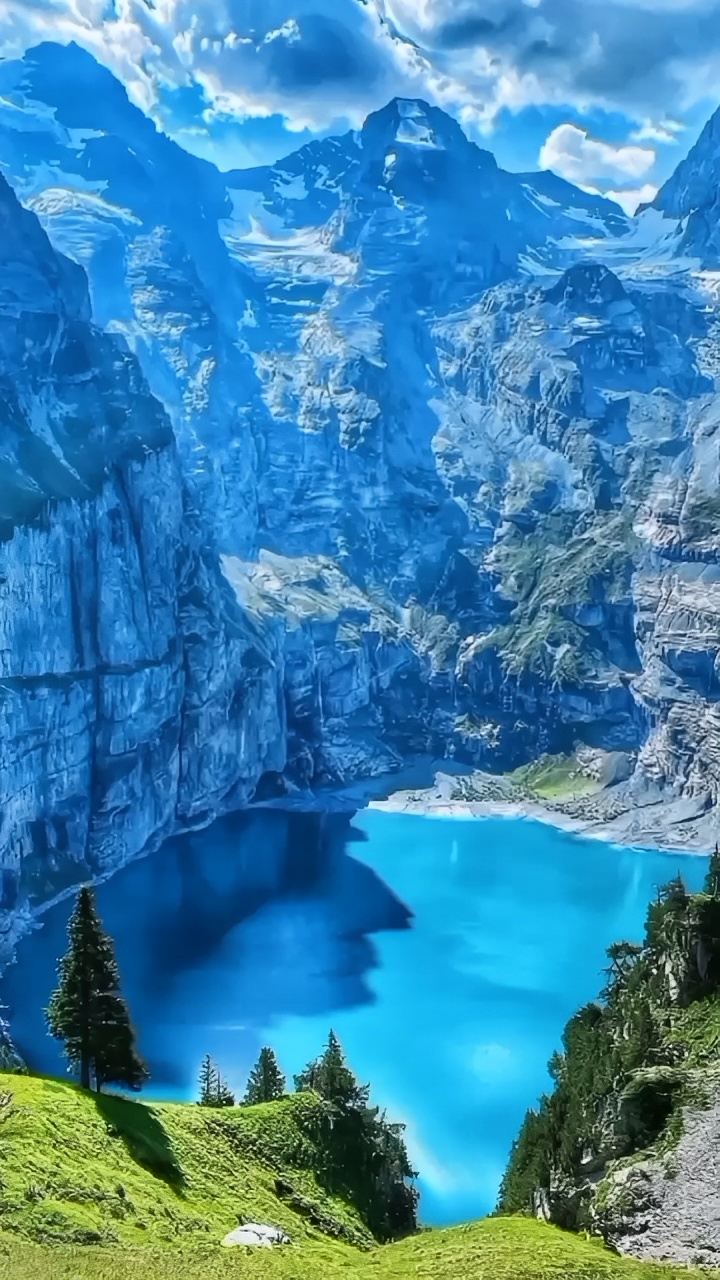 厄钦嫩湖:带你探秘瑞士的山水浪漫目的地