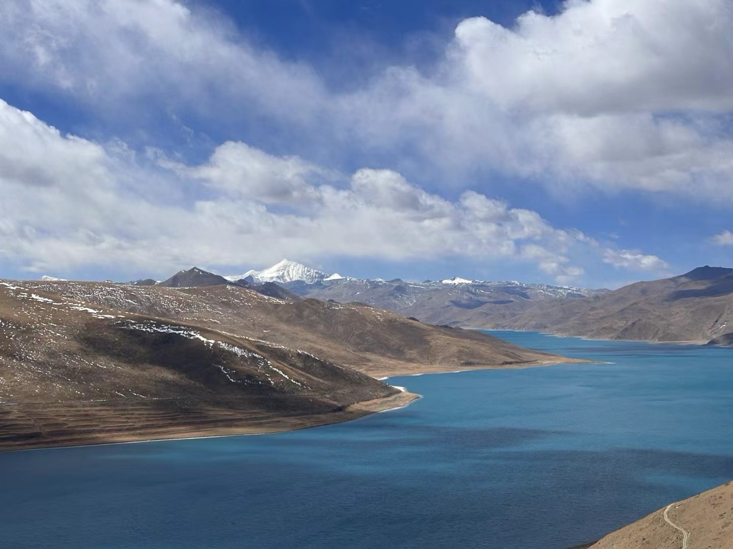 “有一种蓝，叫做羊湖蓝” 西藏三大圣湖之一📍羊卓雍措