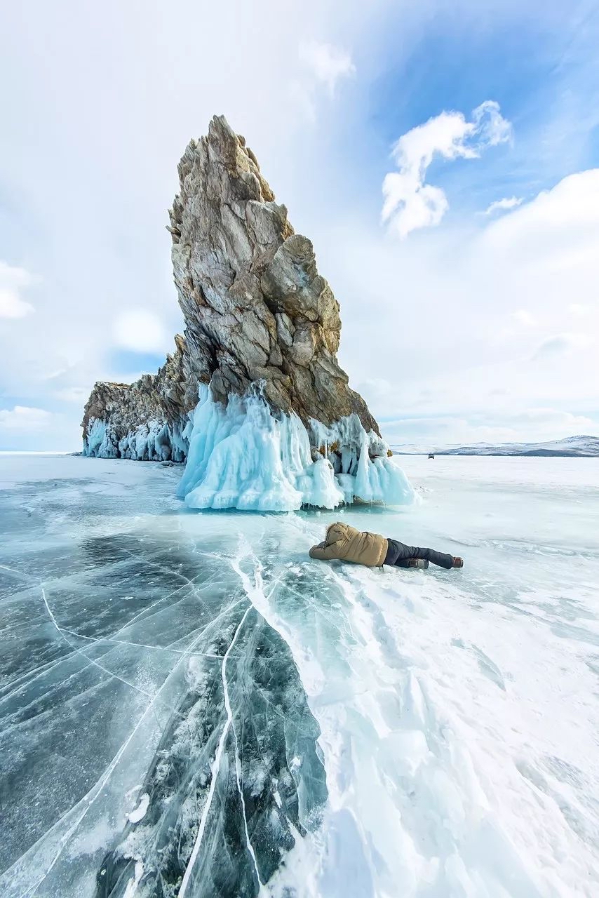 《贝加尔湖：西伯利亚的明珠》