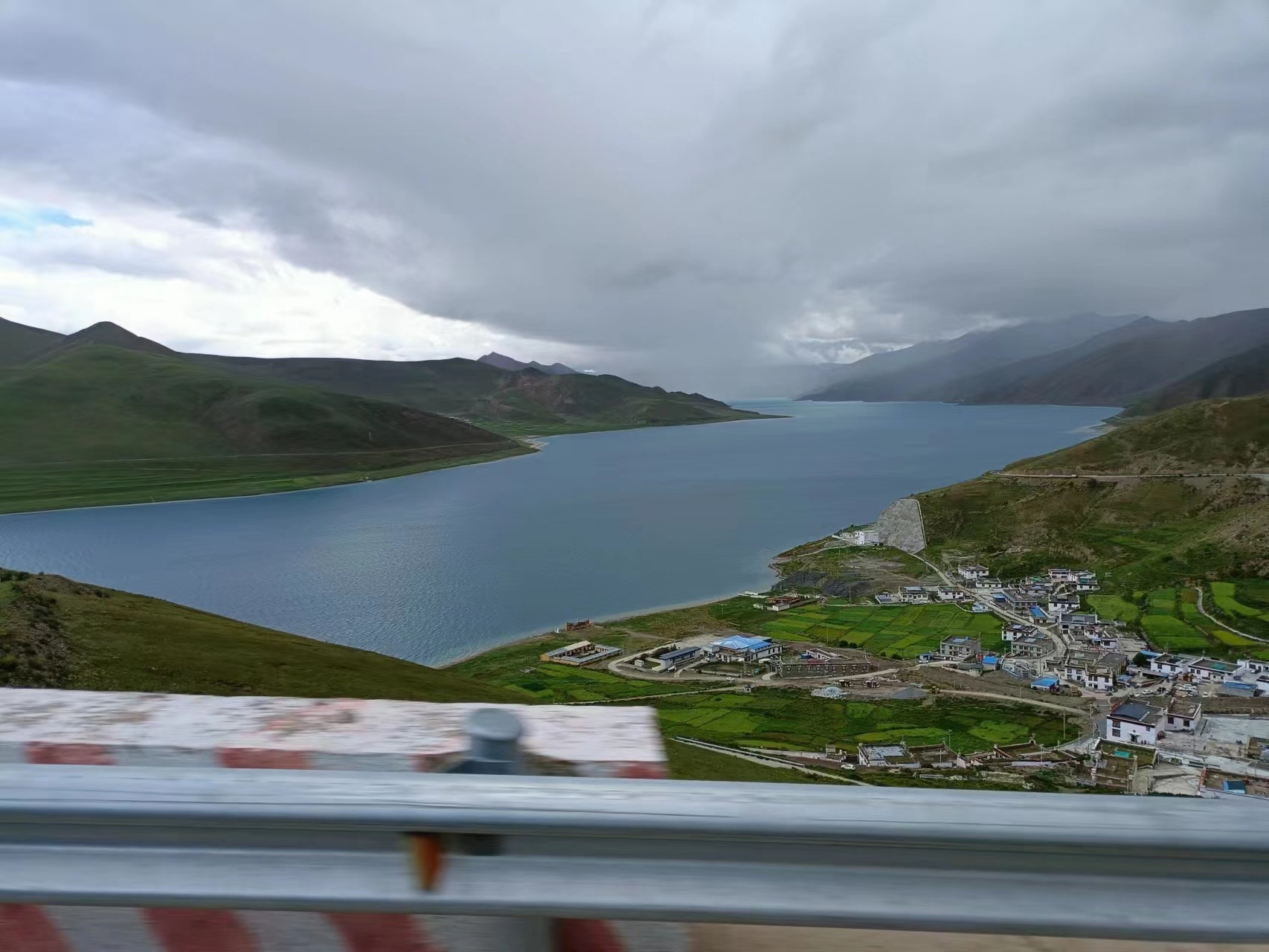 西藏羊湖最美的季节