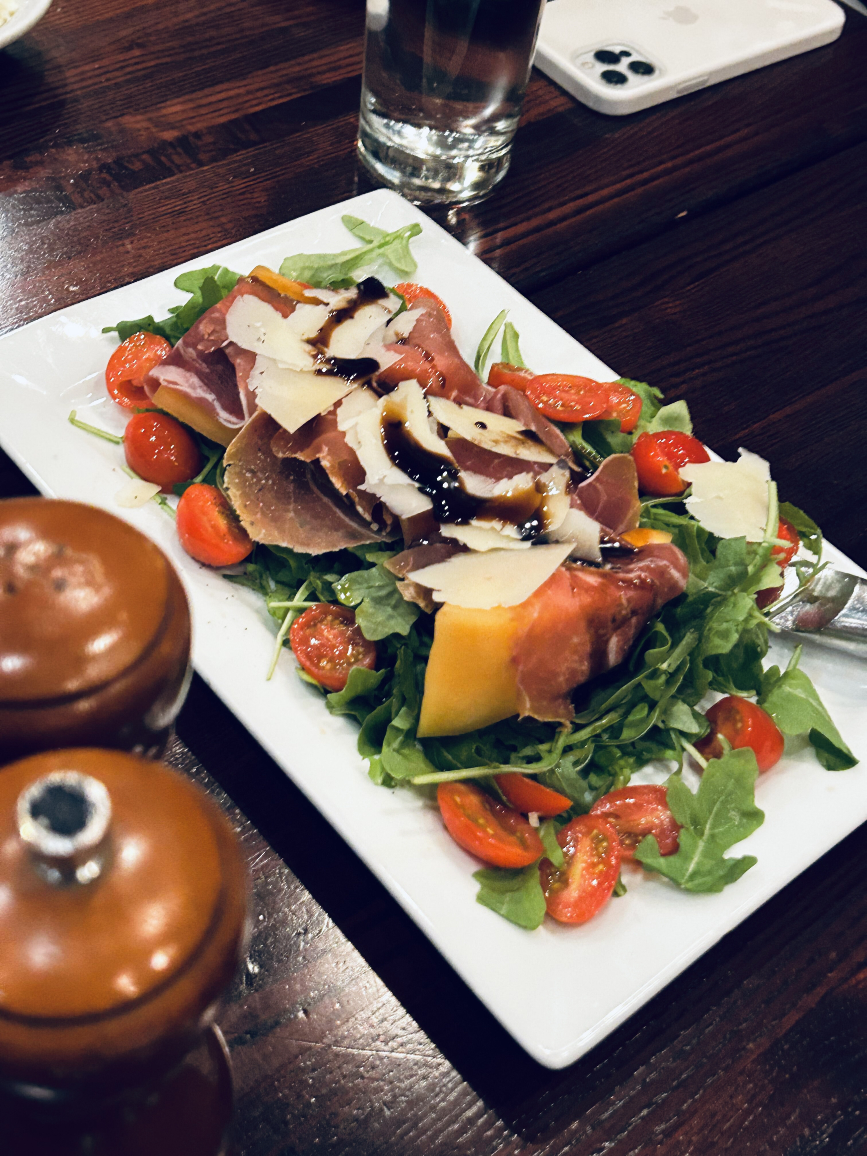 Calo Pizzeria Restaurant & Lounge