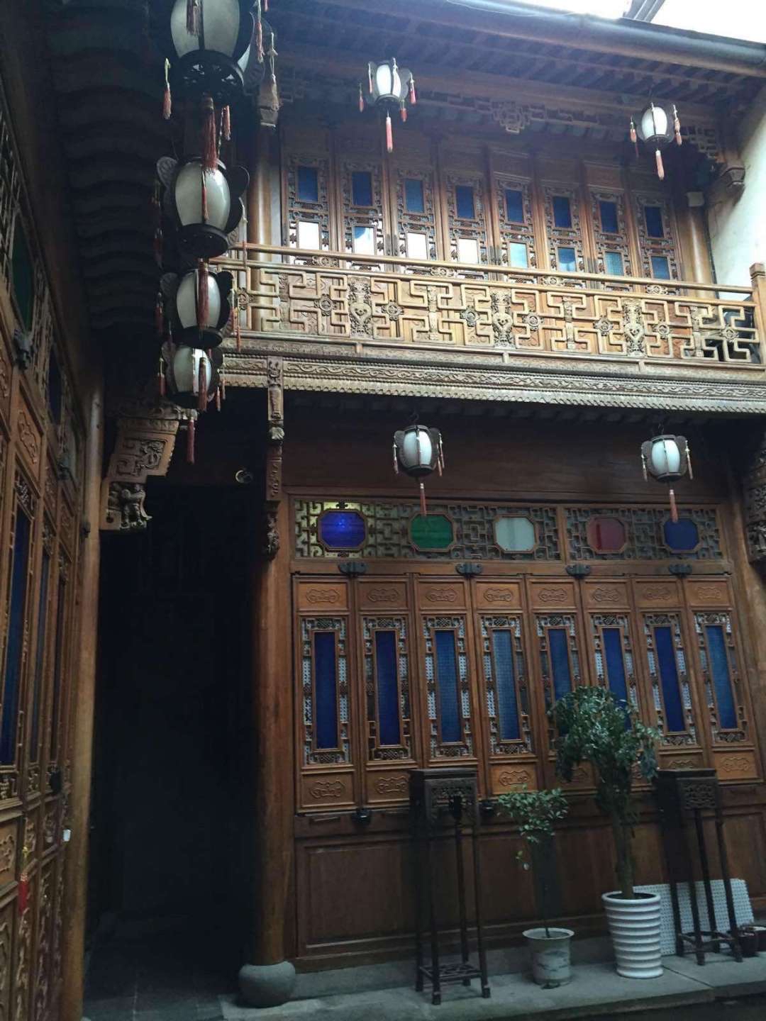 胡雪岩故居，位于杭州市河坊街、大井巷历史文化保护区东部的元宝街，建于清同治十一年（1872年），正值