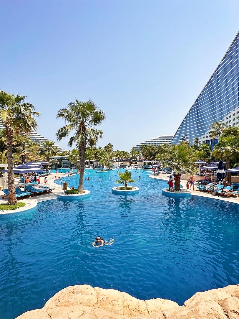 迪拜卓美亚海滩酒店～正对帆船酒店的绝佳视野和超美海景简直绝了