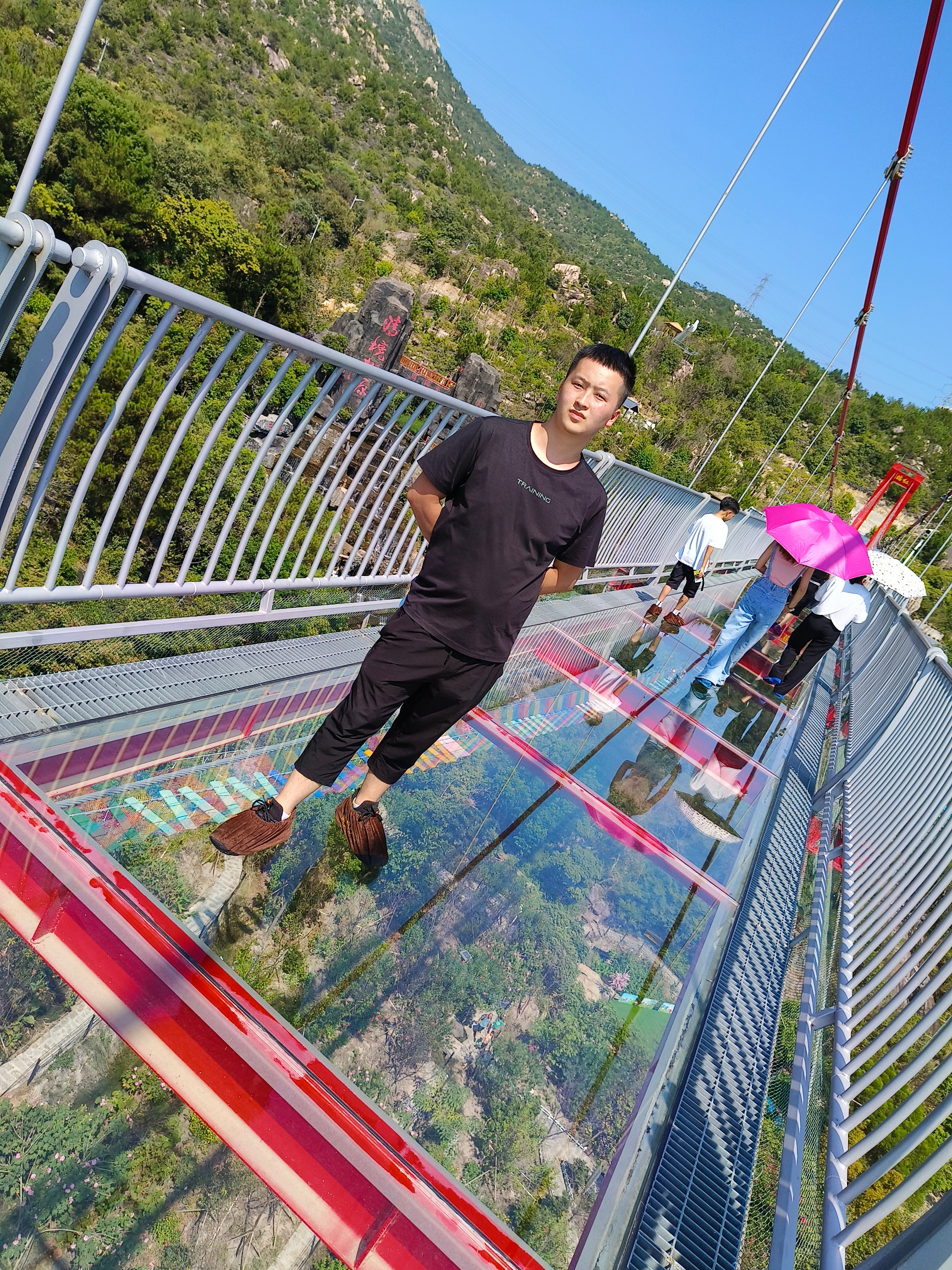 天心洞玻璃桥  📍详细地址：福建省泉州市天心洞玻璃桥