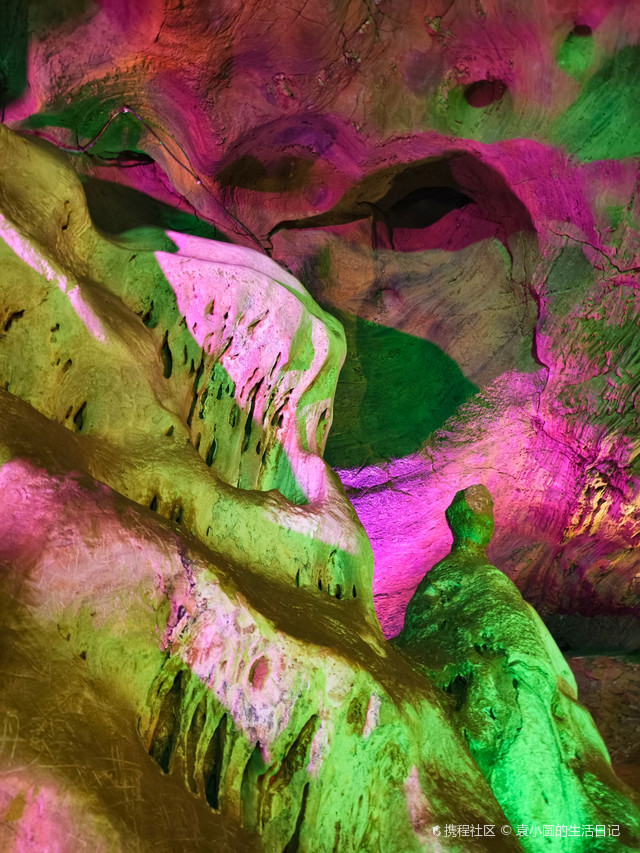 96景点特色: 7815辋川溶洞位于西安市蓝田县辋川镇,是一个集