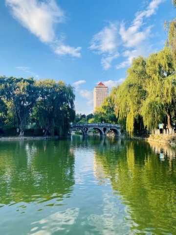 靖晨园(就业中心店)