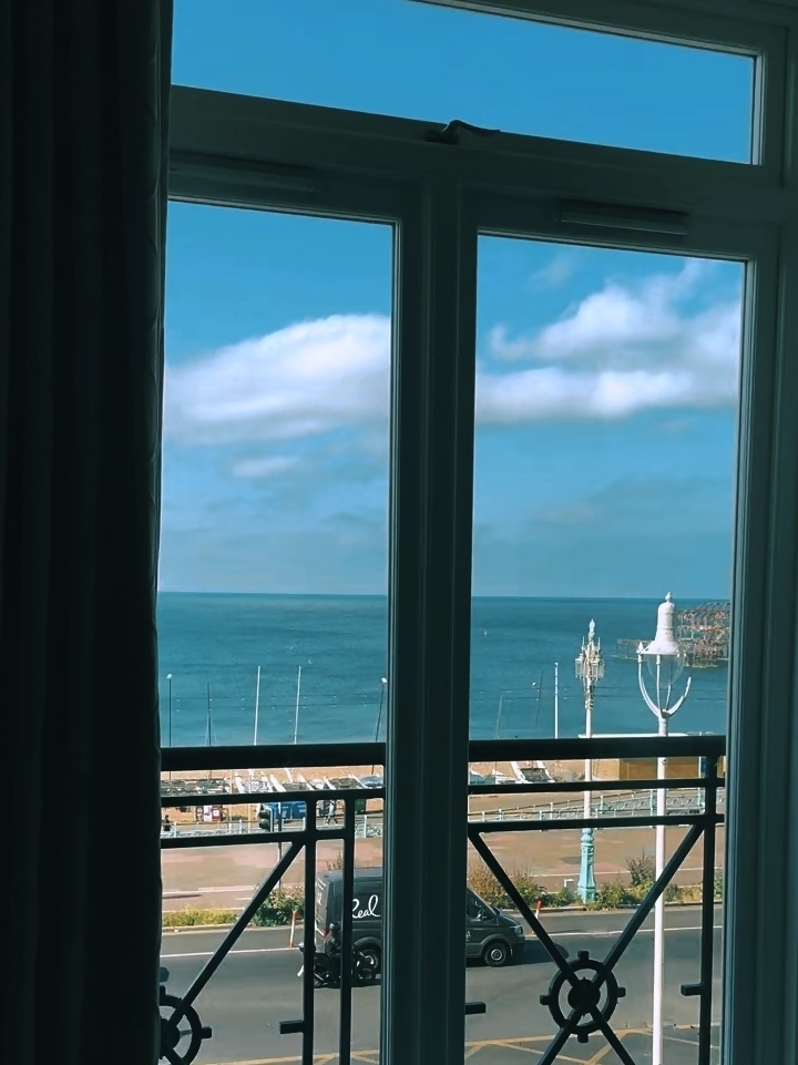 布莱顿大酒店——海滨城市的奢华避风港