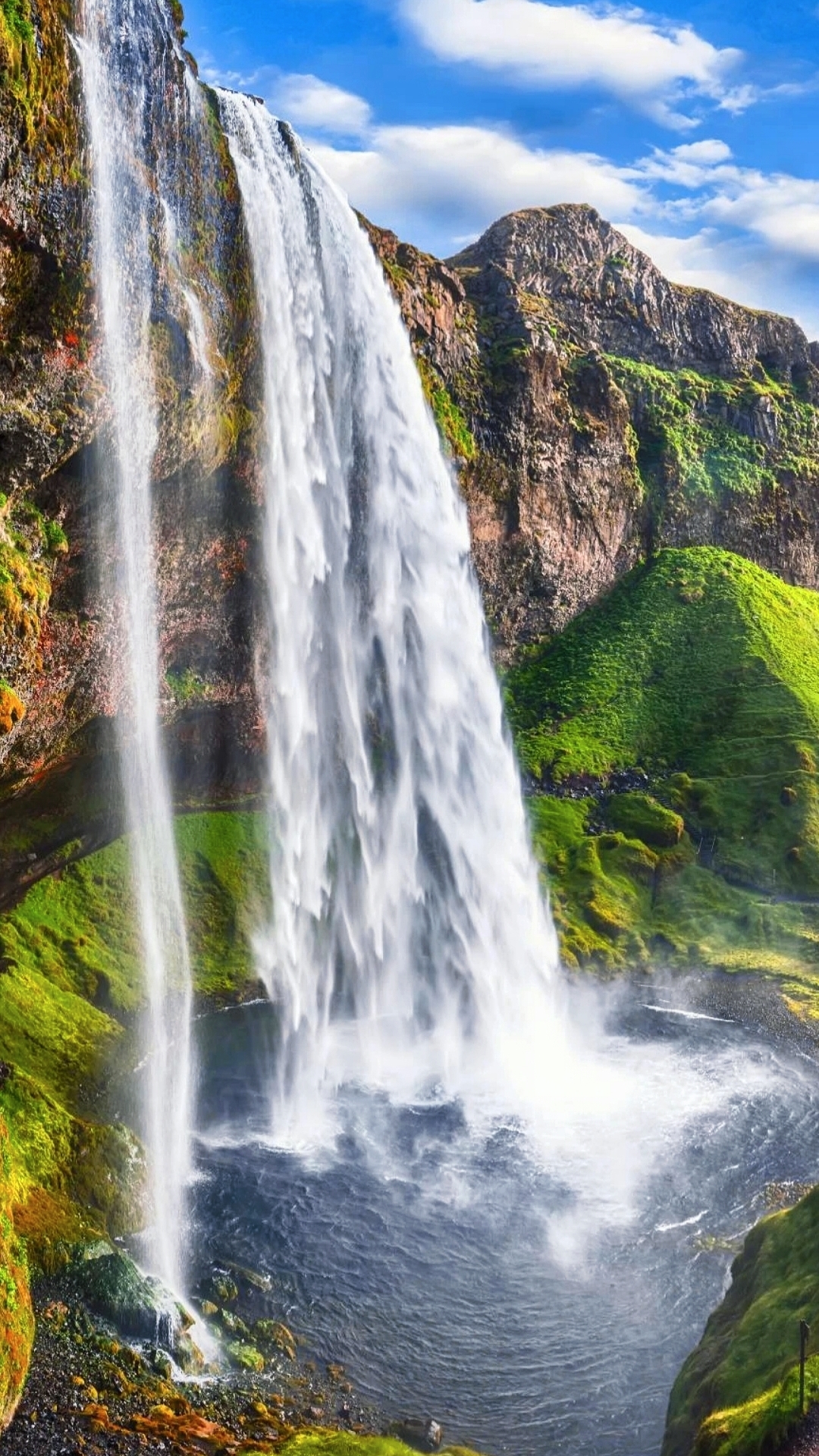 一定是梦中的世界，美的像仙境——冰岛瀑布