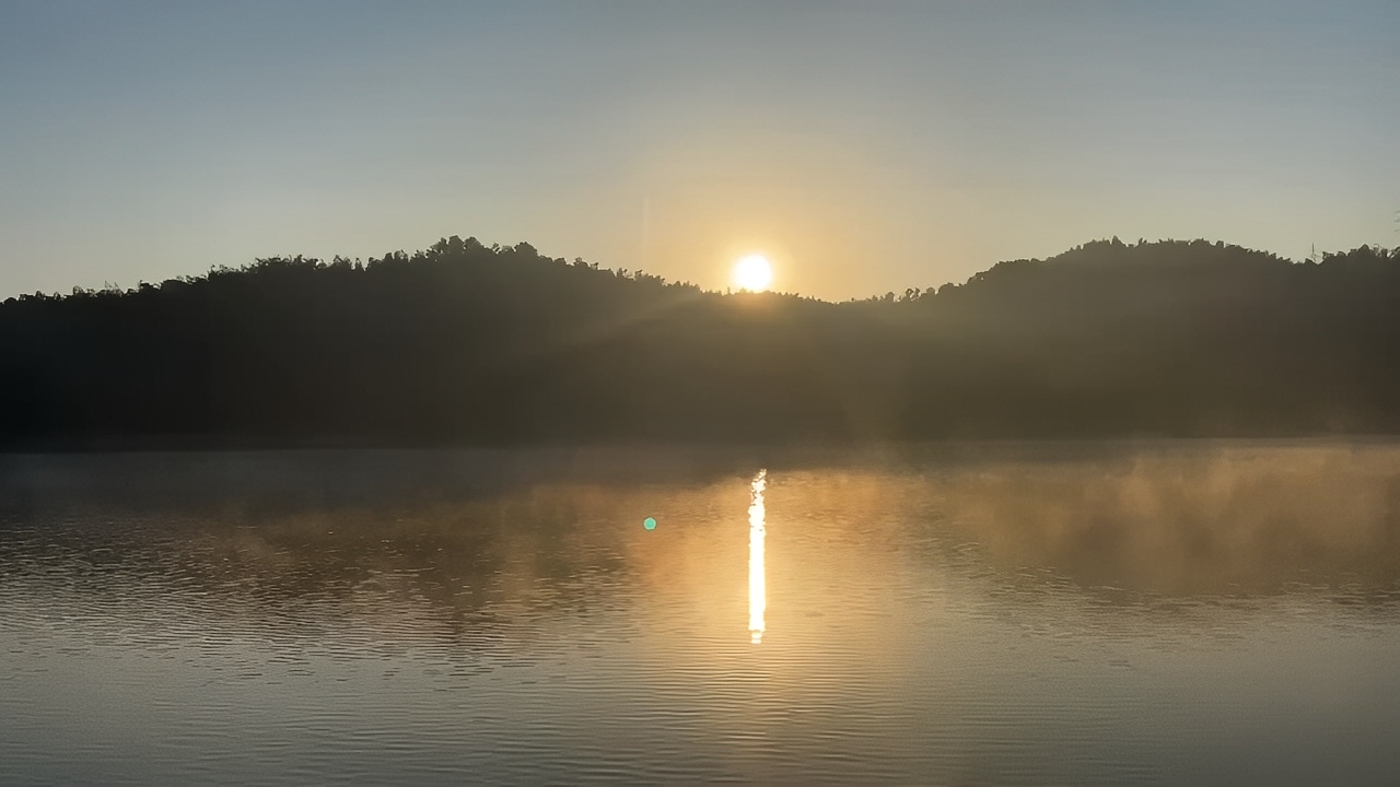日出🌅天子湖