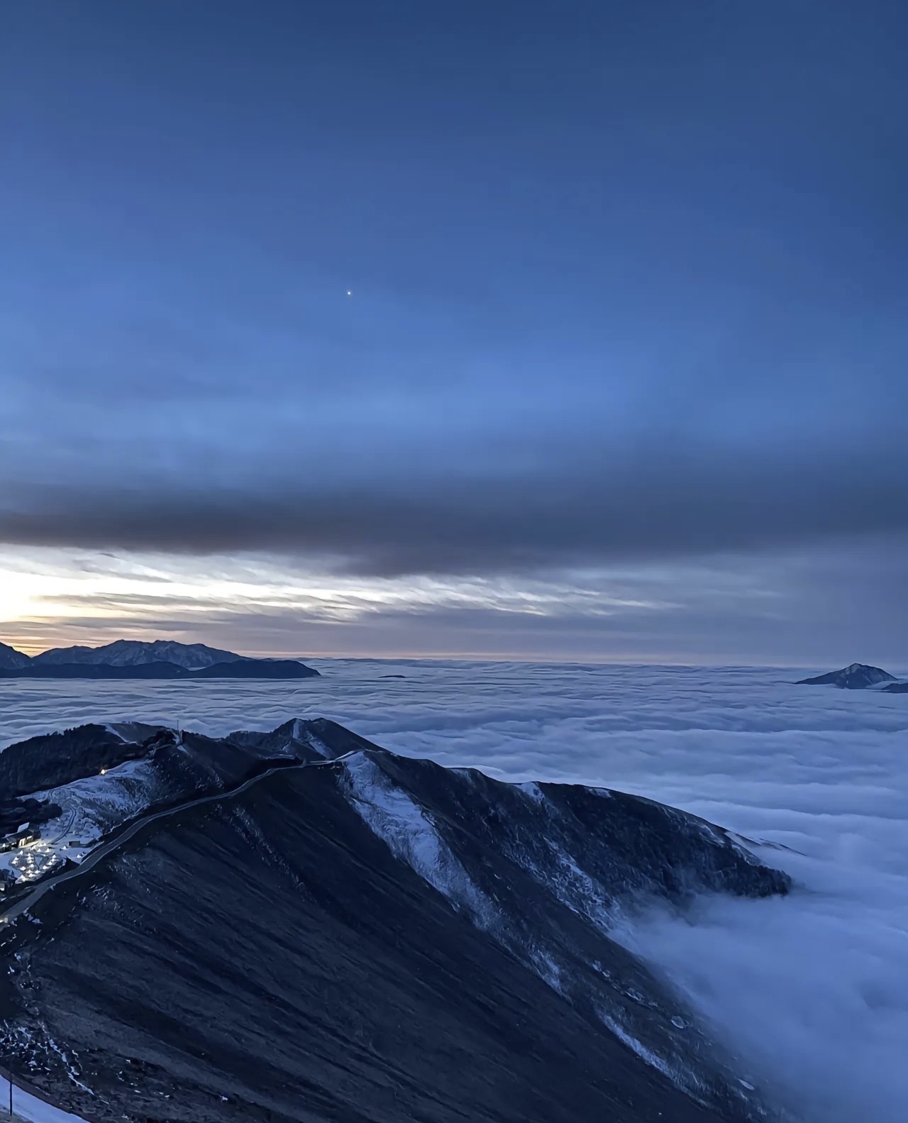 探索神秘达瓦更扎：云海、日出、雪山和星空的天堂～