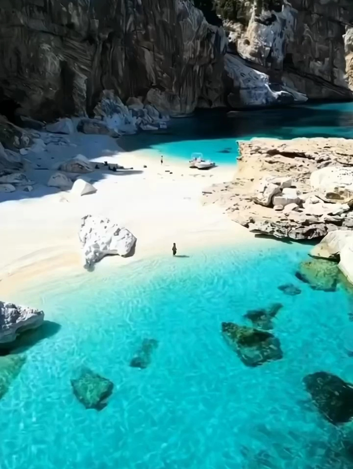 意大利撒丁岛—最美潜水圣地之一‼️