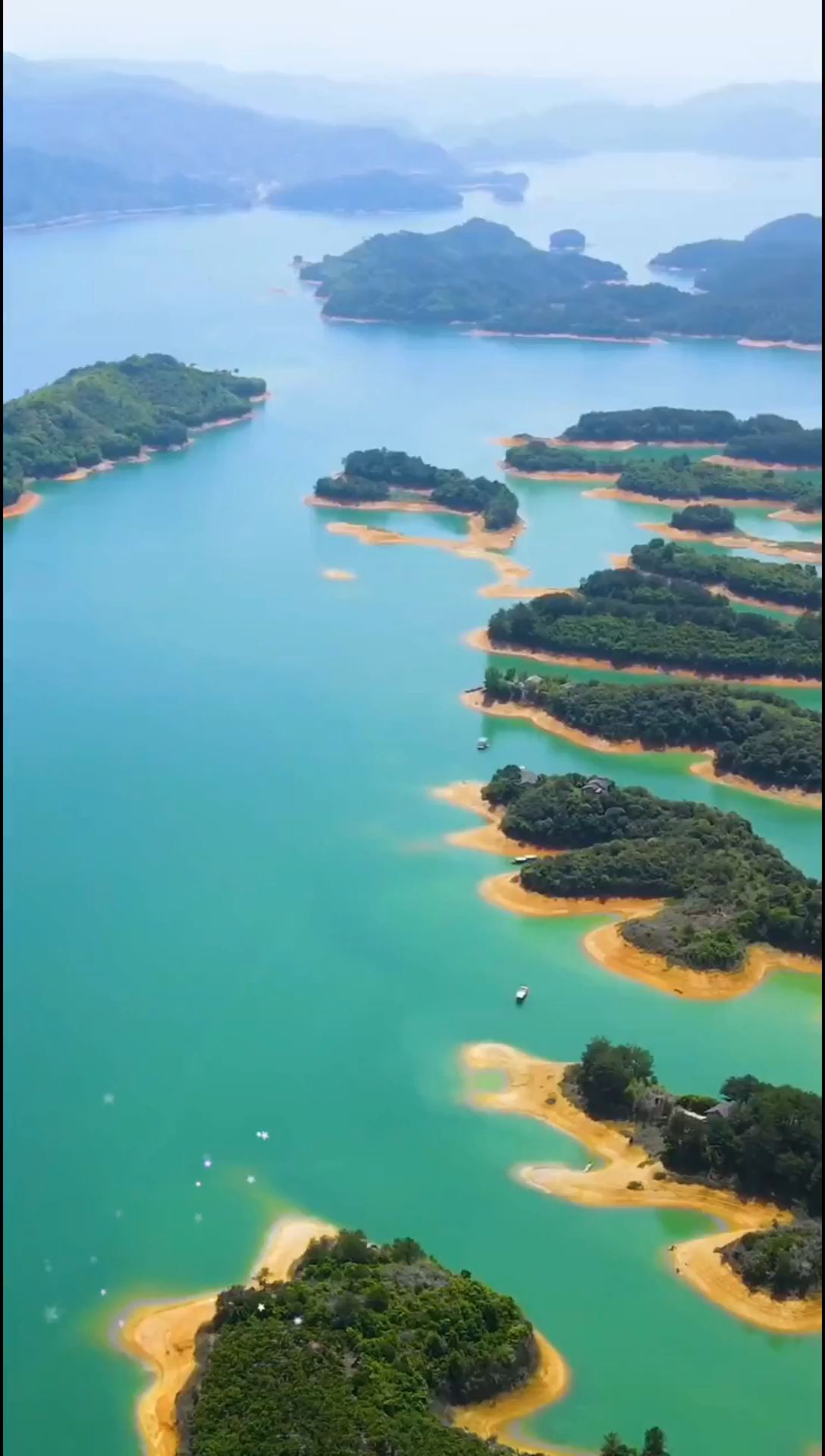 千岛湖被誉为“千岛碧水画中游”