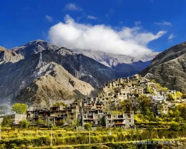 传承不变,古老藏寨别具一格:色尔古藏寨