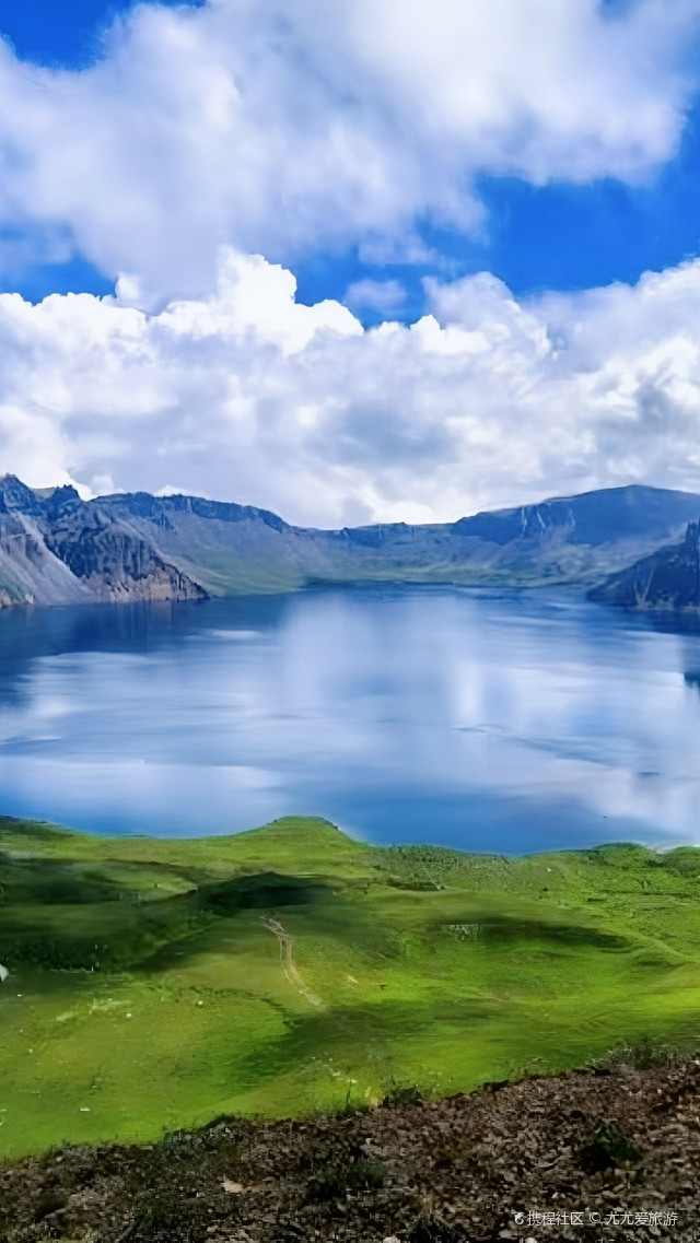 "长白山:千年圣境,四季奇观