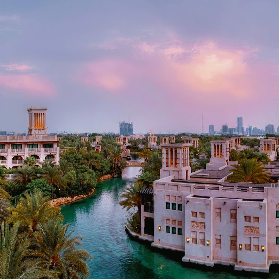 来迪拜怎么能不体验一下古堡酒店呢？