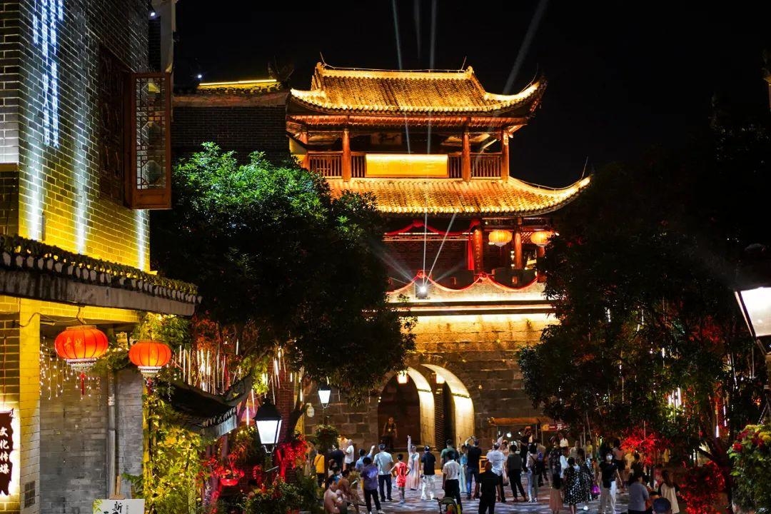 湖南吉首有座4200多年历史古城，被严重低估古城…