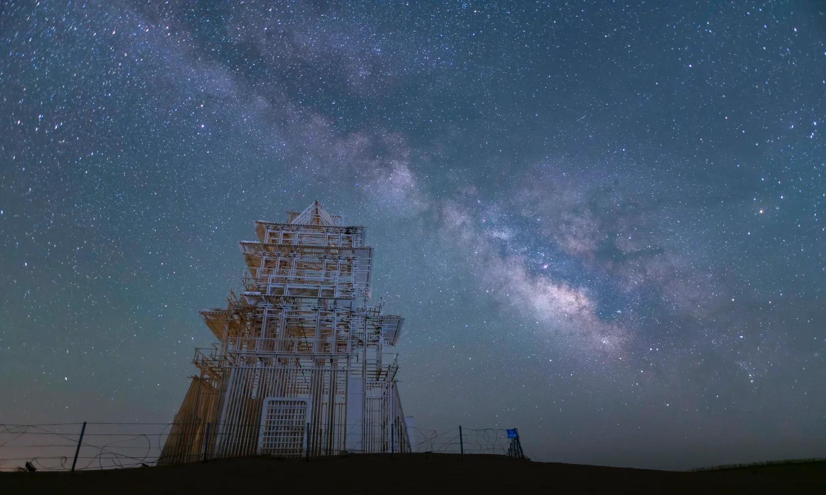 甘肃星空｜民勤沙漠雕塑公园｜手可摘星辰