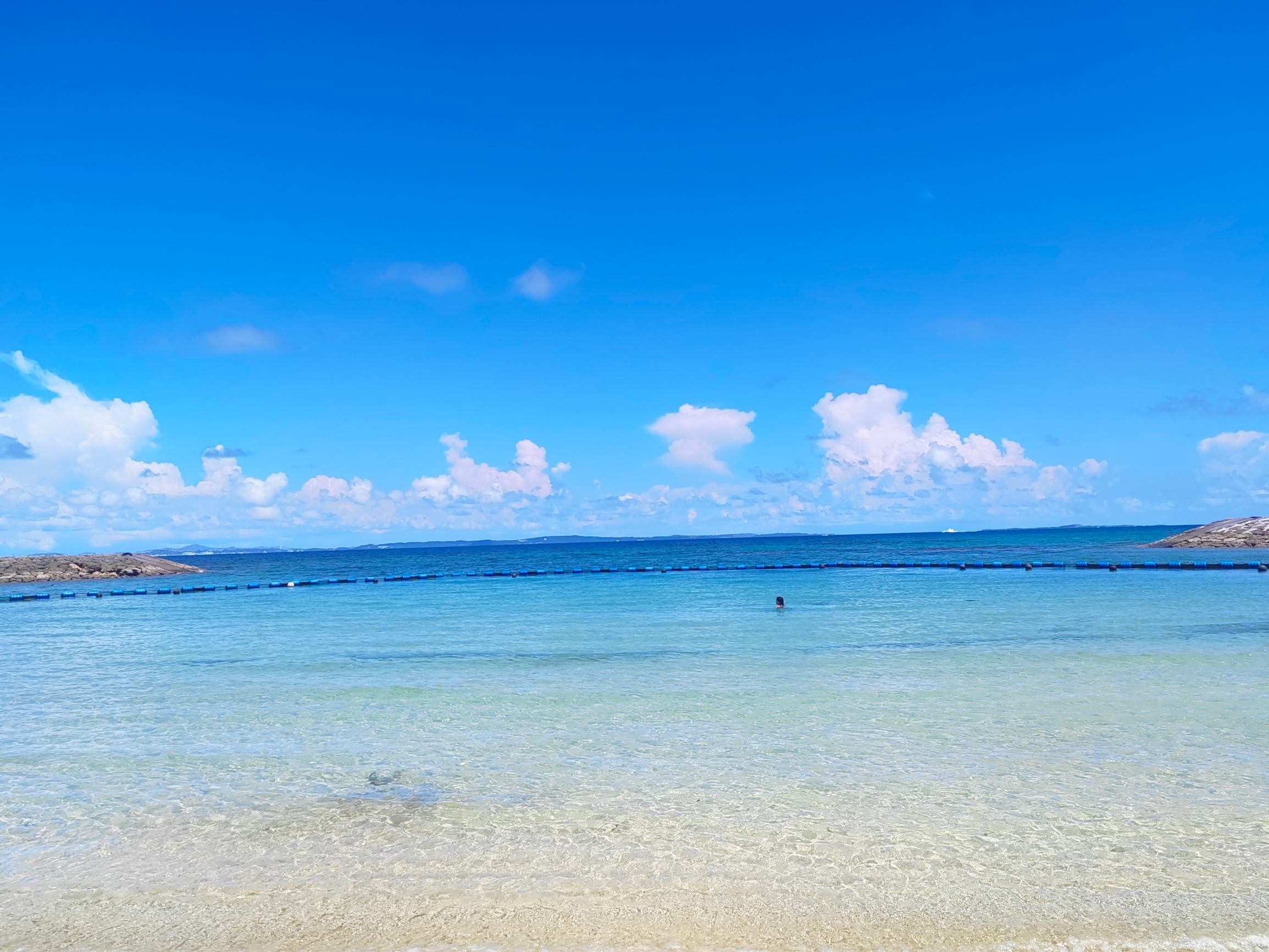 冲绳南部的不可错过阳光沙滩和大海