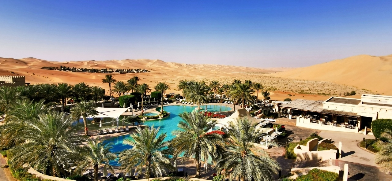 在沙漠里游个泳🏊🏻‍♂️阿联酋沙漠秘境酒店🏜️