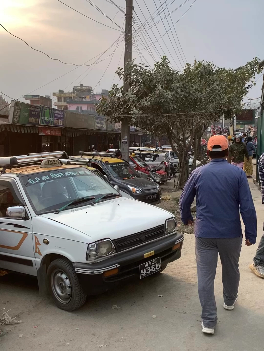 尼泊尔看到这些车仿佛回到了中国90年代