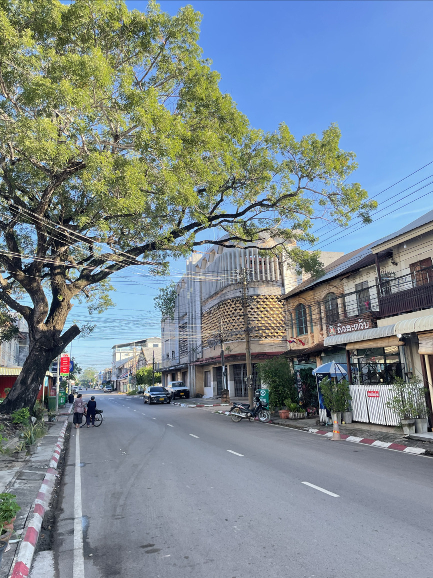 ຄົວສະຫວັນເຝີເຮືອຫຼິ້ນເສັ້ນ