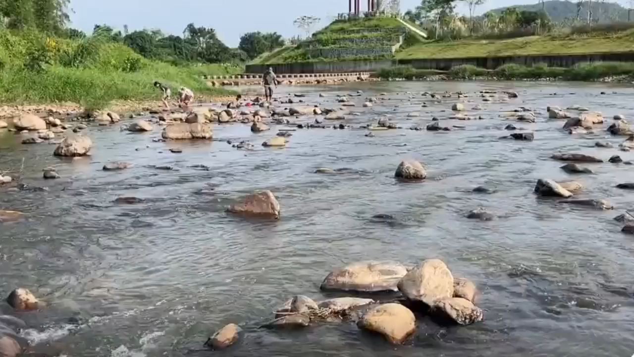 江门鹤山溯溪好去处，深浅有度！太适合遛娃！[HeartBeat]爱惨这个地方了！河流有深有浅，流水台