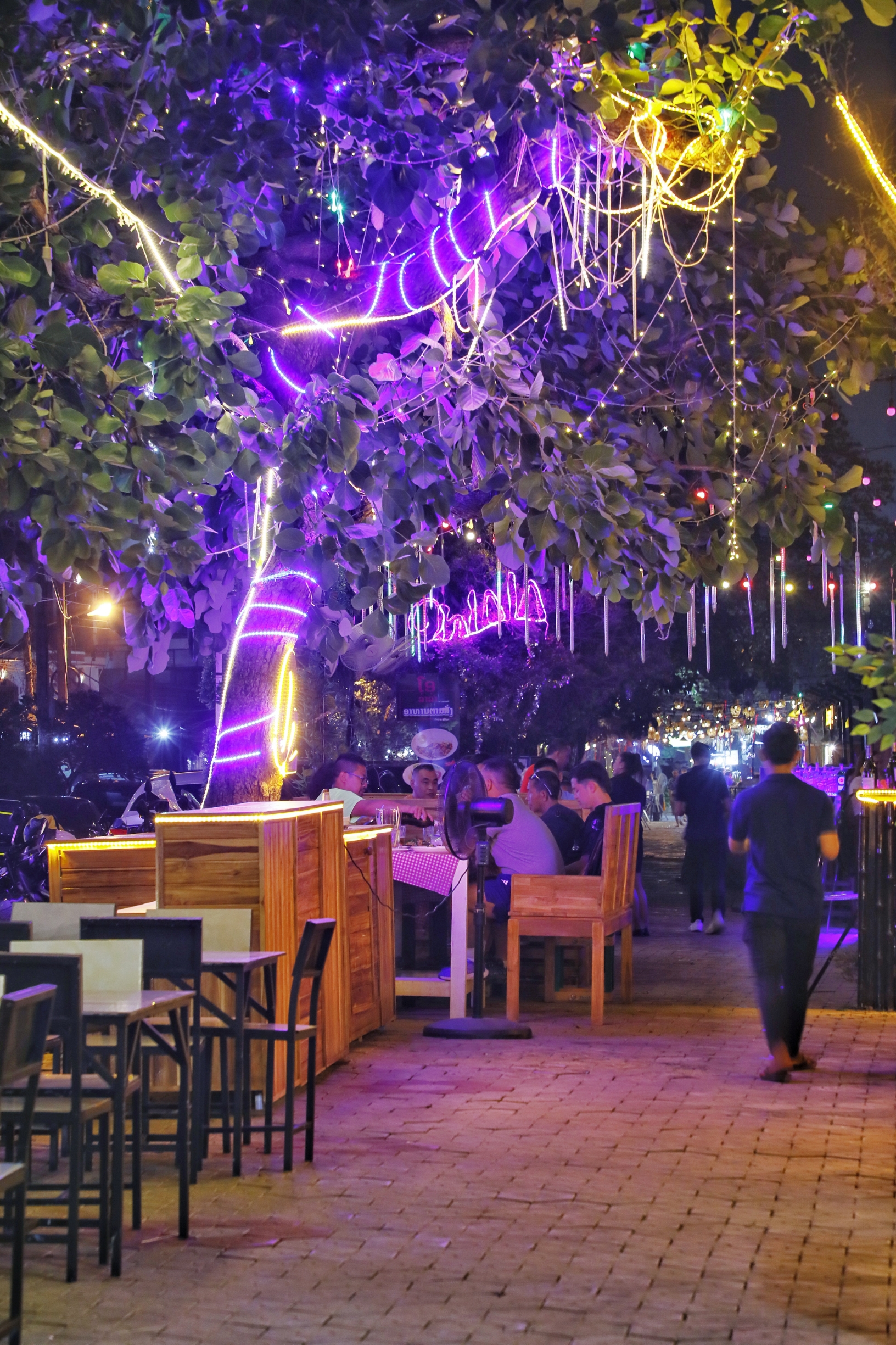 The Naga Boat餐厅图片