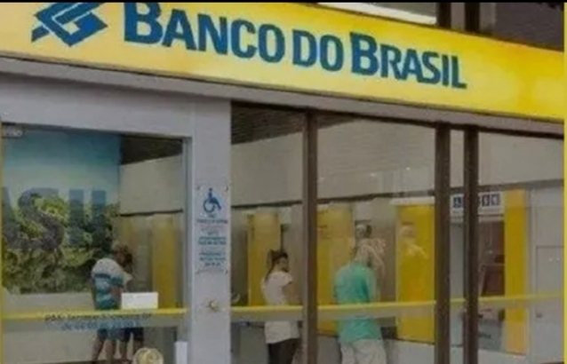 巴西旅游，不像咱们不用带现金，只要一个手机就可以了，巴西可以用信用卡的地方不多，现金用的比较频繁，那