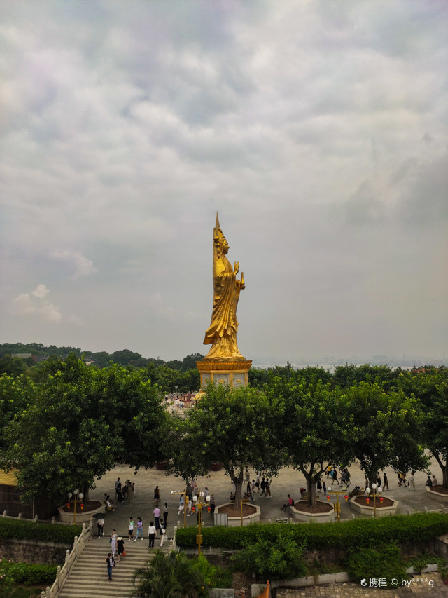 广州市番禺莲花山寺庙图片