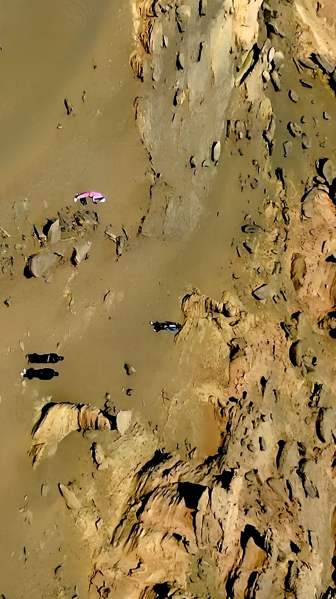 无人机航拍-哈密南湖大峡谷！