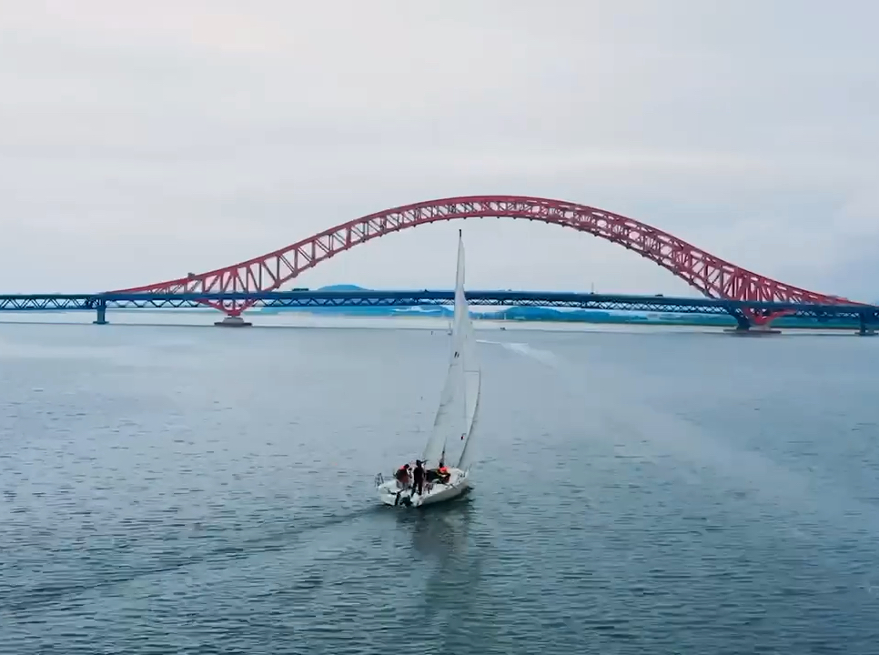 #帆船出海 #夏天就要玩帆船 #公路上的风景