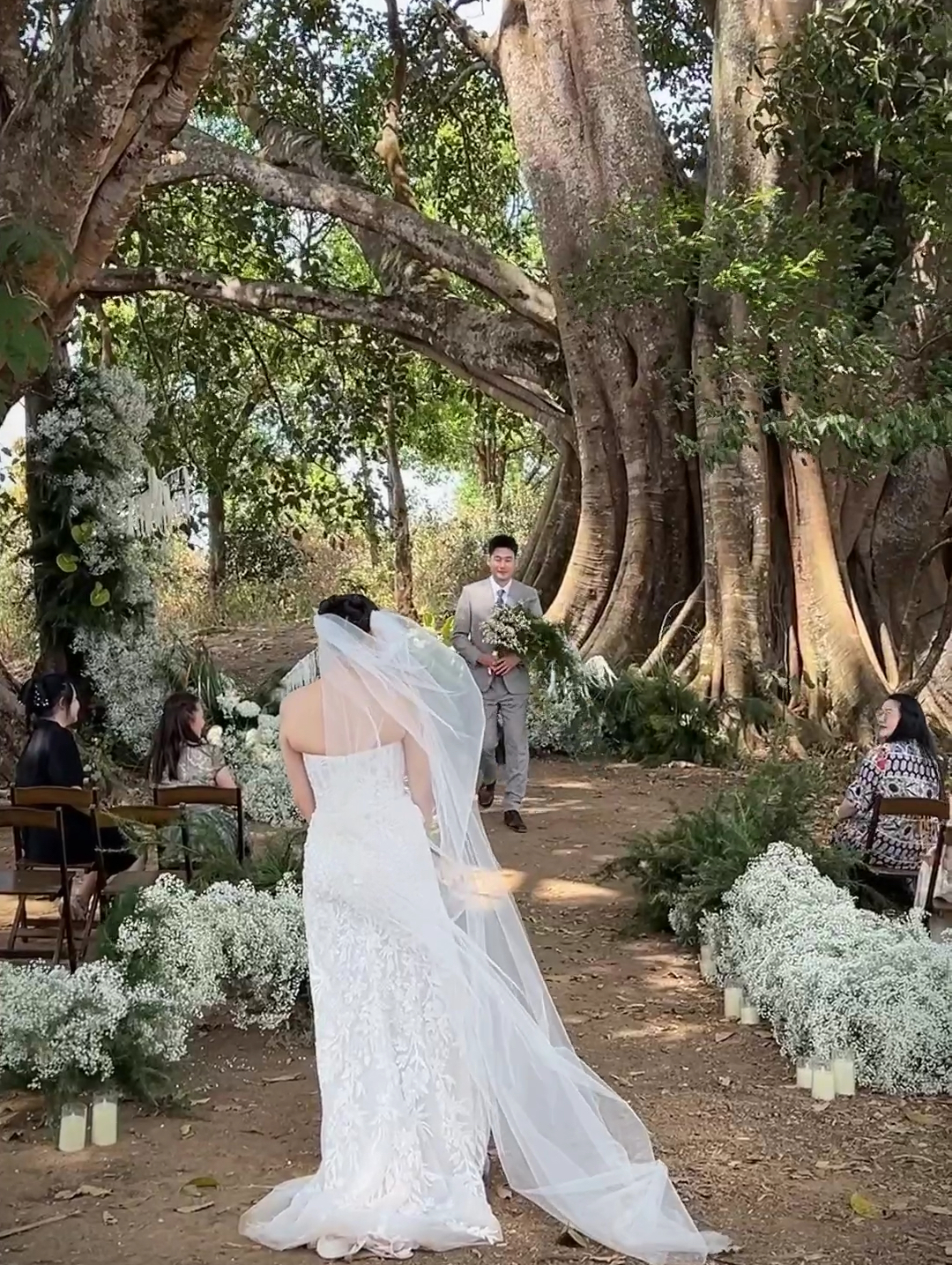 榕树下的誓言，旅行中的婚礼