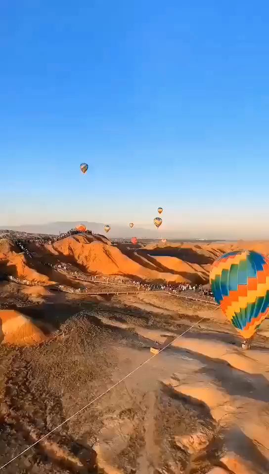 在驿站云路与星辰之旅中，邂逅最美的风景。