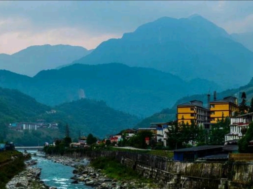 蔚蓝山水与古韵文化：探秘青川县的自然与人文之美
