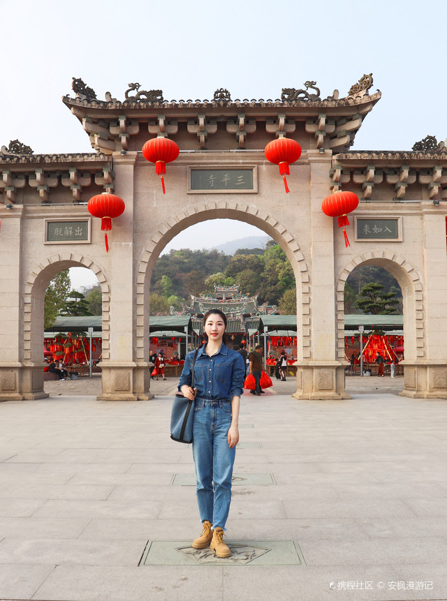 这里位于是福建漳州的千年古刹,著名的闽南佛国三平寺