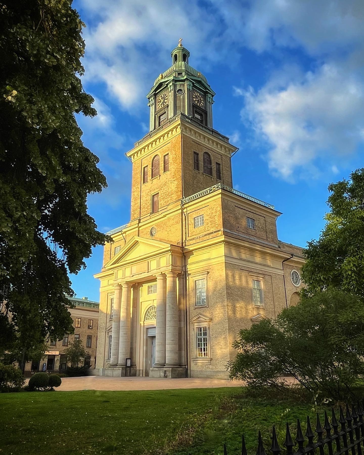 探索瑞典哥特兰省的壮丽之作——哥德堡大教堂
