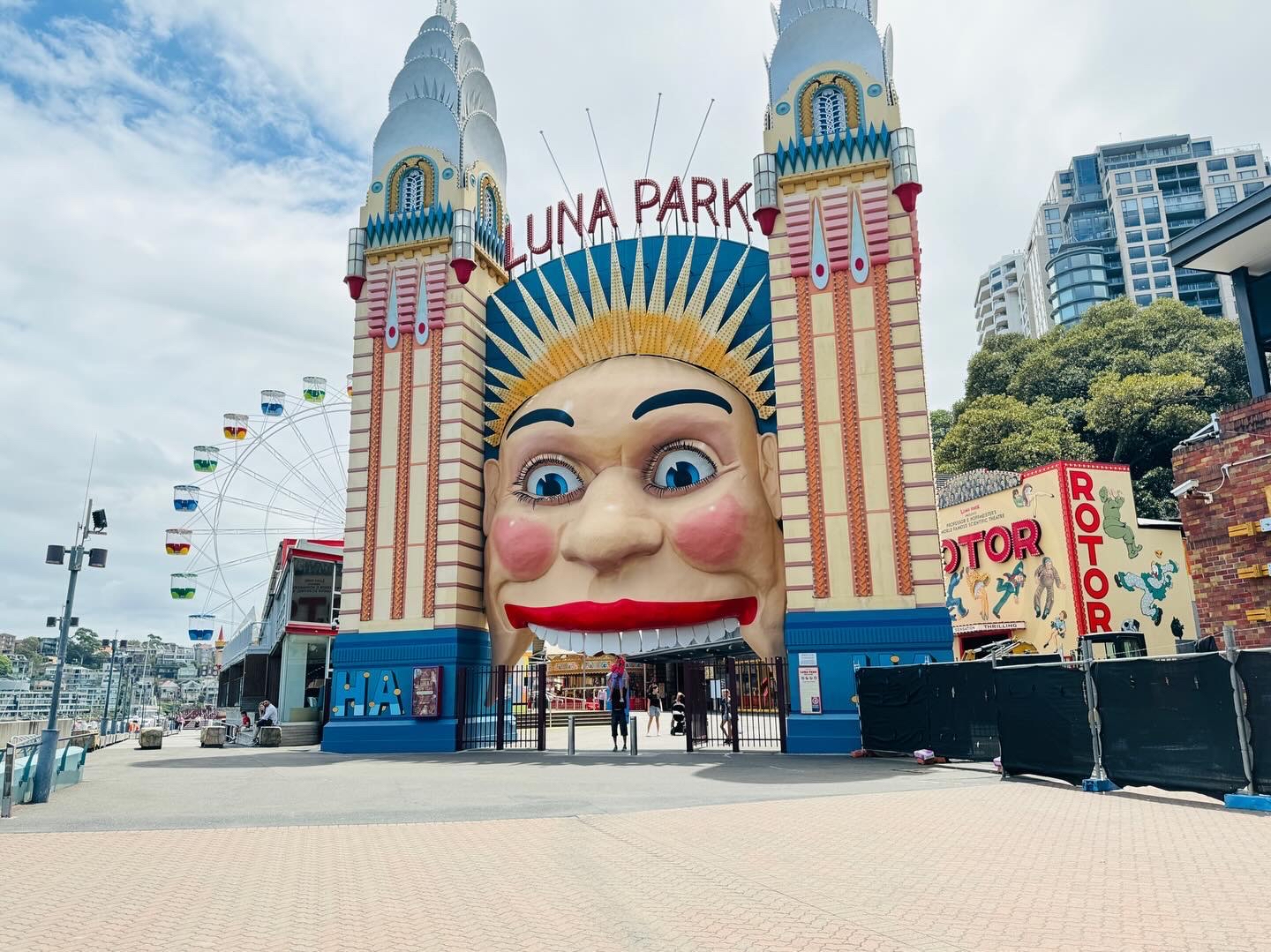 探索悉尼的隐藏宝藏：Luna Park月神公园