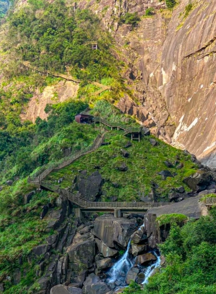 建议福建人假期来这!!景美人少!!!大胆一点!!和朋友说走就走的旅行 从厦门出发2.5h到泉州德化石