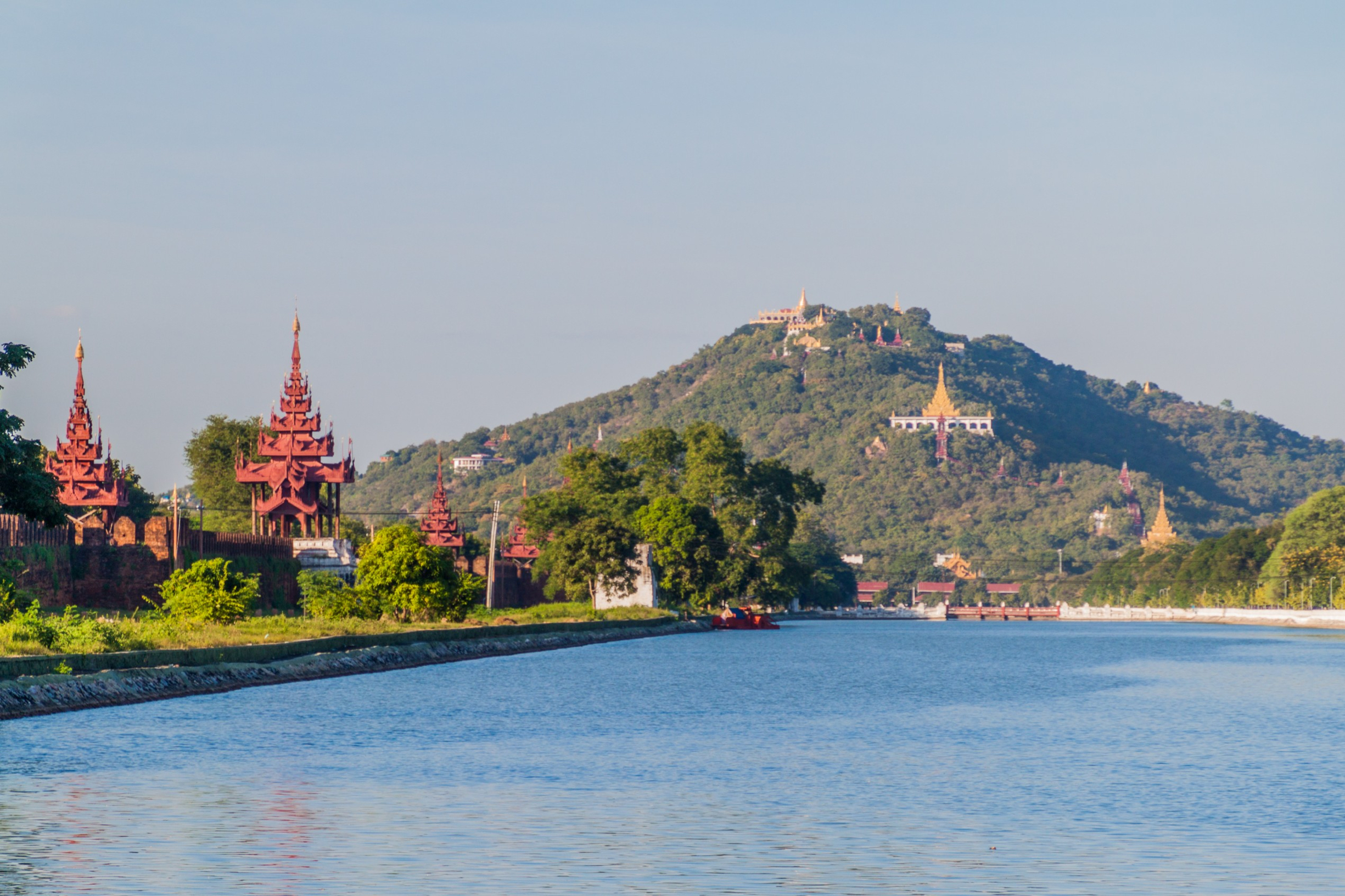 缅甸的佛教圣地——曼德勒山