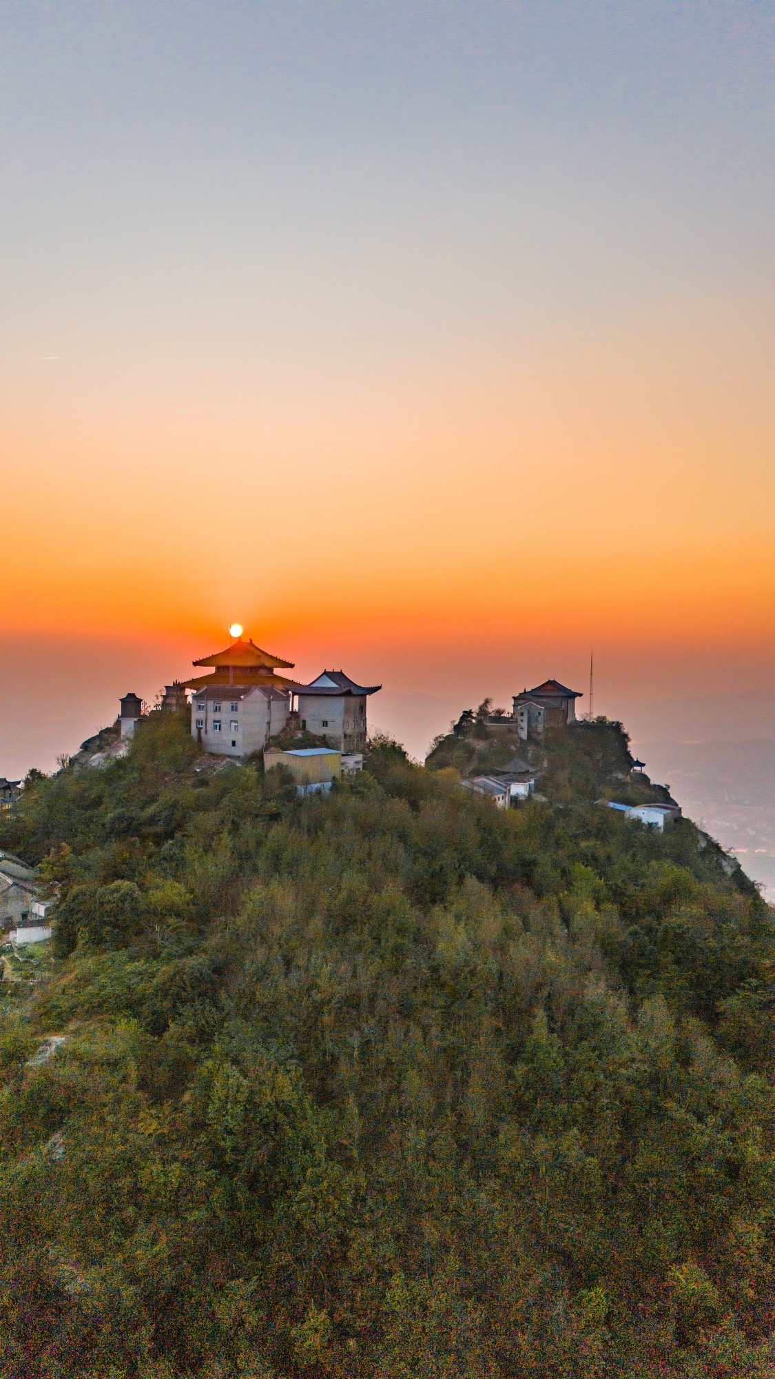 山顶壮美震撼🌄金顶之上，光芒万丈