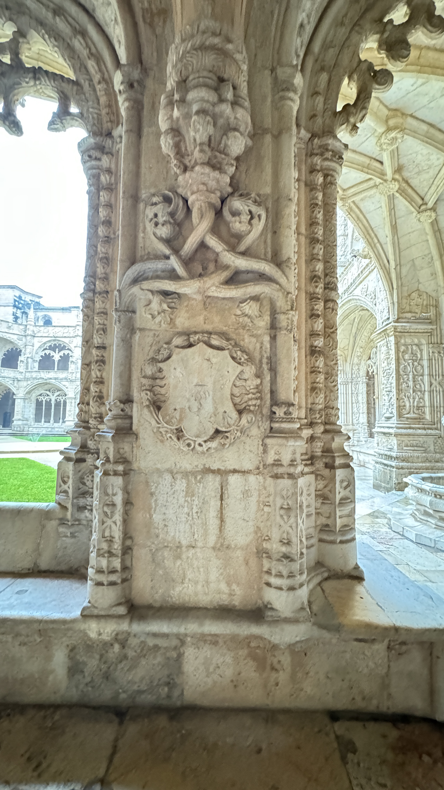 雨中的热罗尼莫斯修道院 Mosteiro dos Jerón