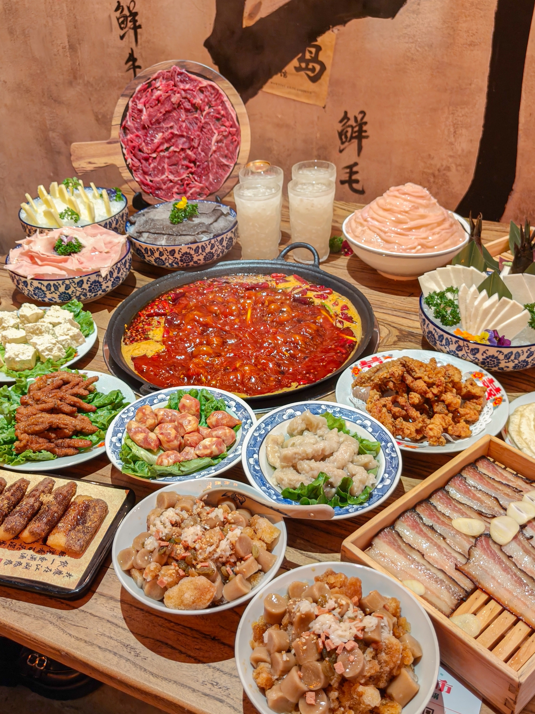 荣胜和鲜货火锅(红光西华直营店)