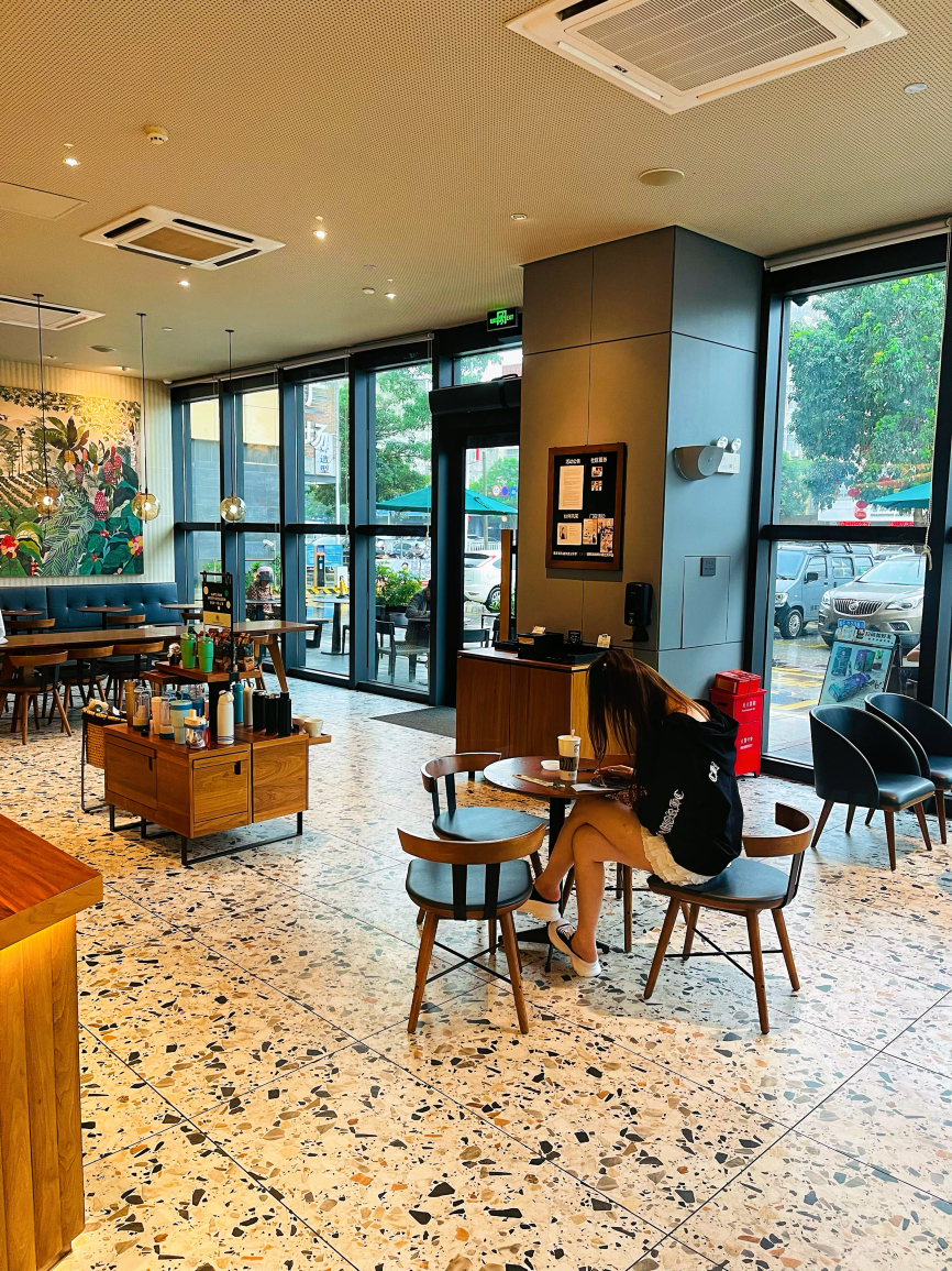 星巴克(湛江市廉江鑫源广场店)餐厅图片