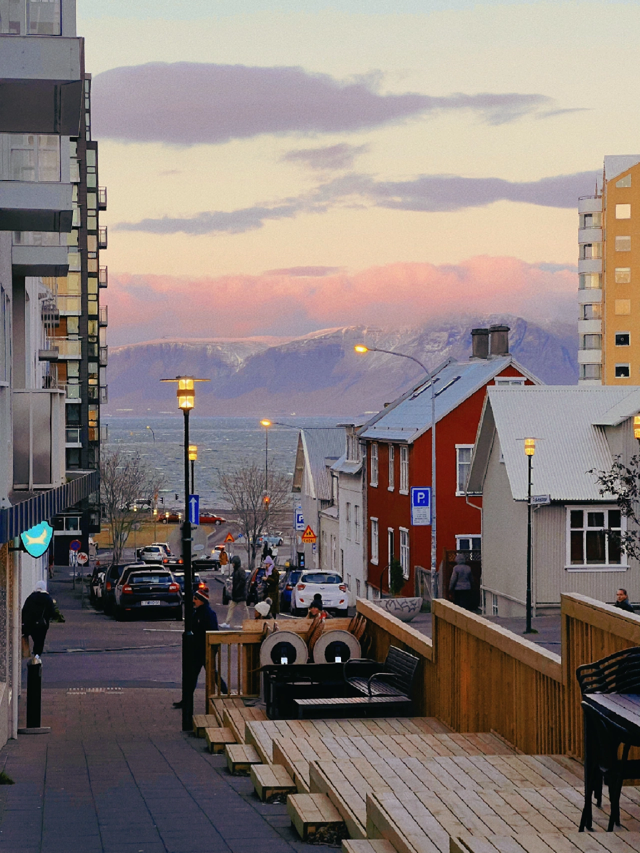想和你一起去冰岛，看世界的尽头夕阳