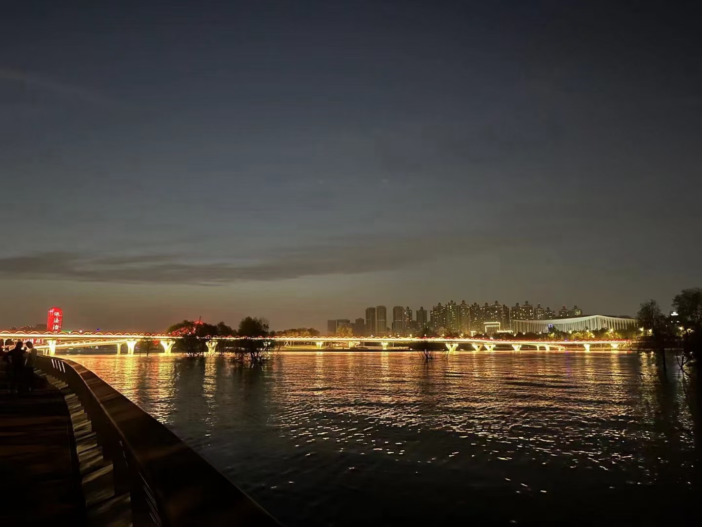 后海——西安最漂亮的夜景之一