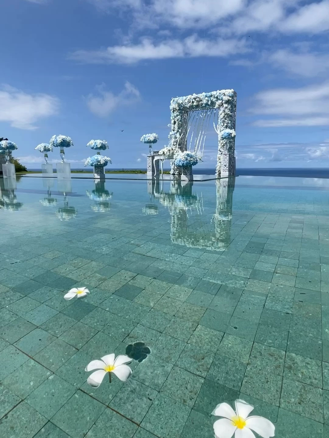 巴厘岛天空之镜婚礼花絮，爱弥漫在空气里