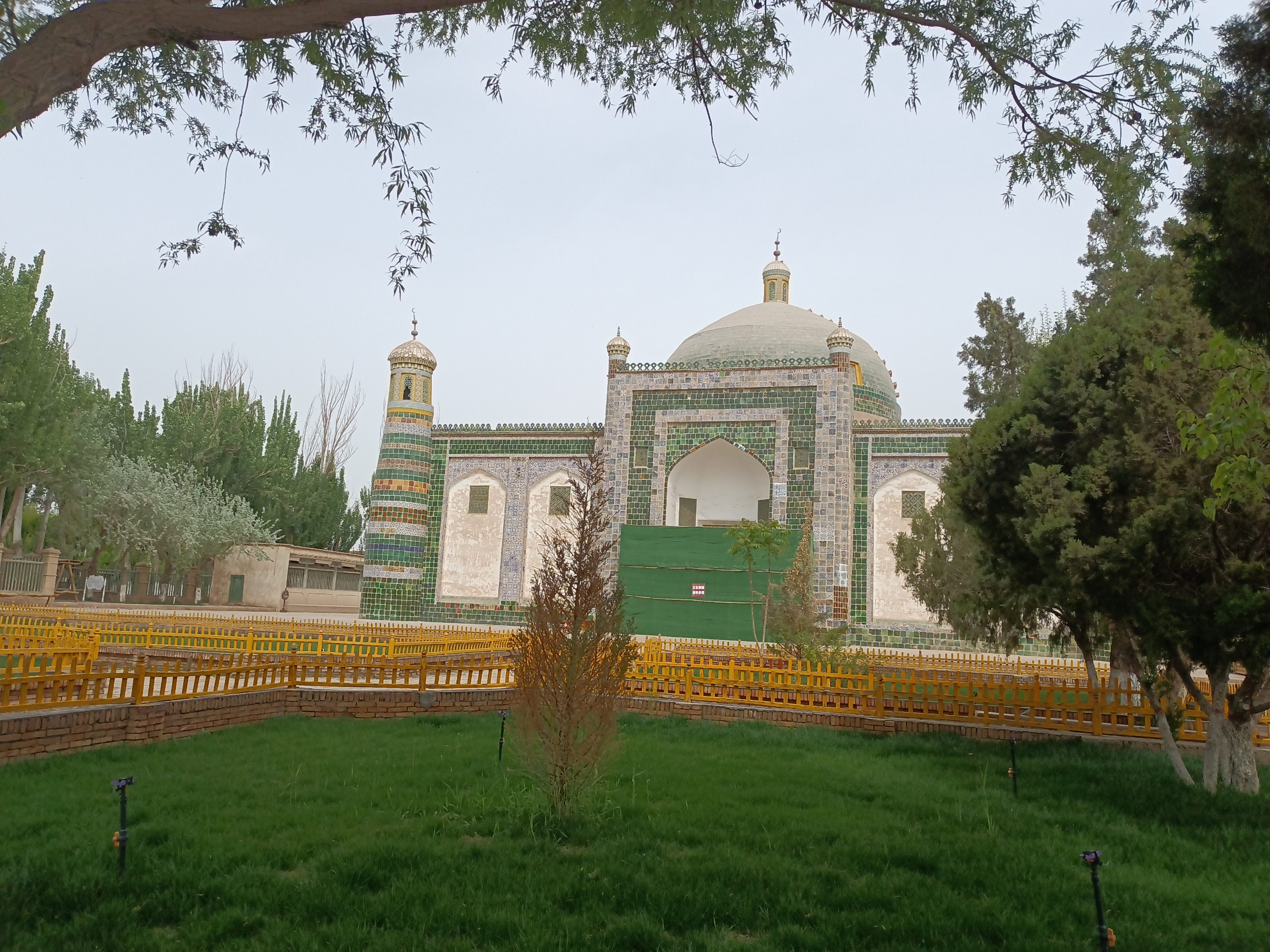 #春天玩点花的 喀什作为西域的一部分，正式列入祖国版图。 东汉永平十七年（74年），东汉名将班超出任