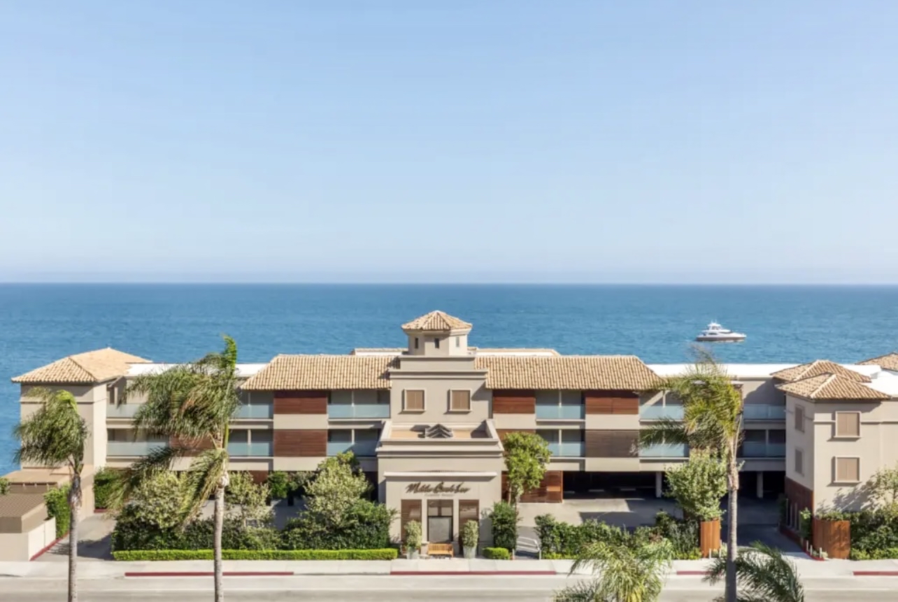 马里布海滩旅馆：沉浸在加州阳光下的梦幻住宿🌊☀️